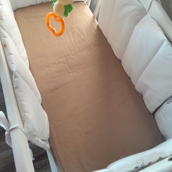 Кроватка для немовлят