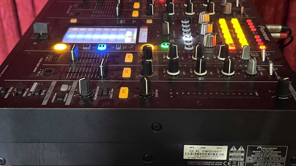 Pioneer DJM 2000 Nexus