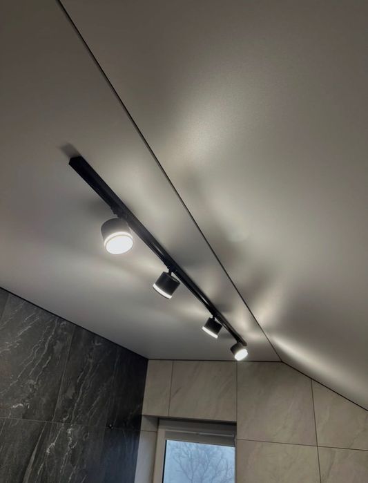 Современные натяжные потолки в квартиру или дом