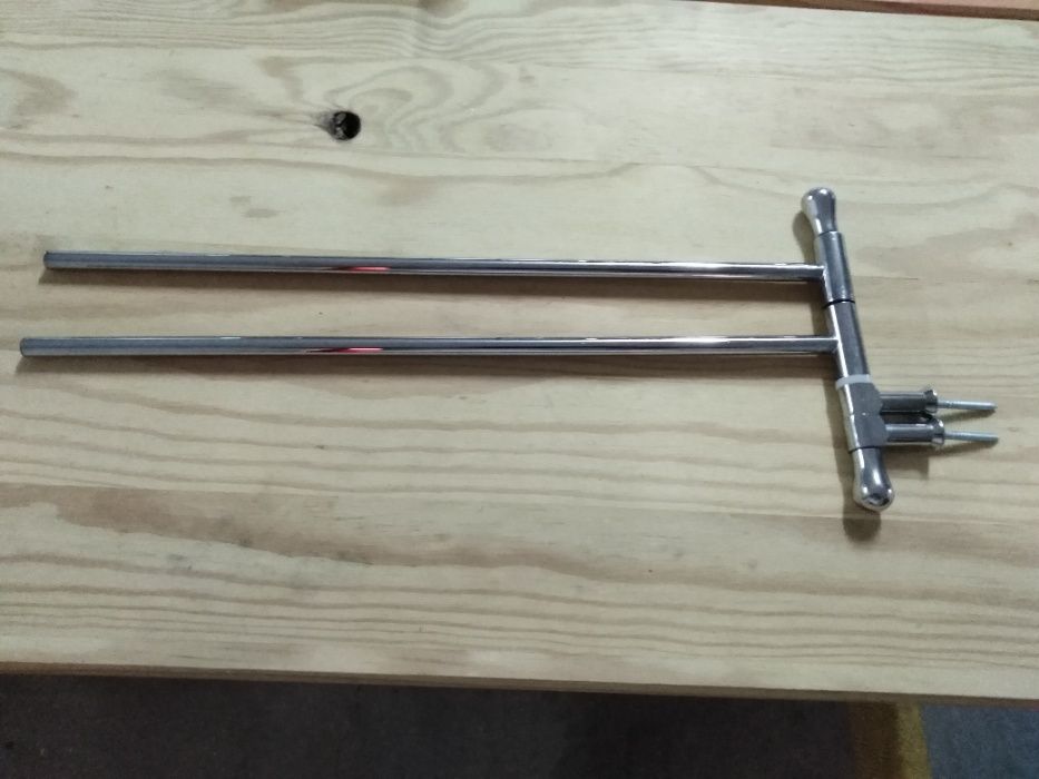 Toalheiro em inox cromado do IKEA