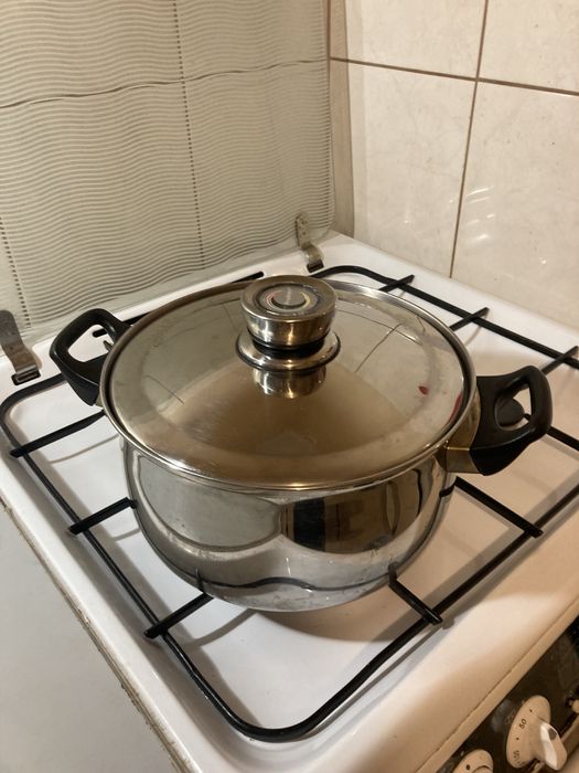 Garnek z pokrywka (Berghoff) ze stali nierdzewnej