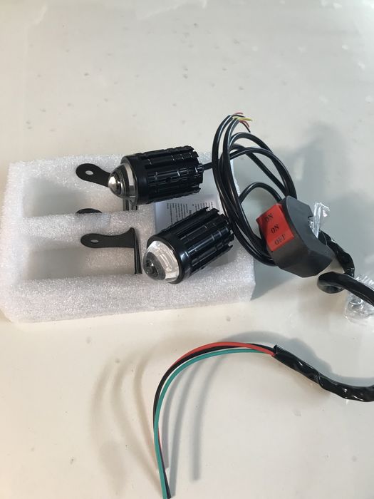 Світлодіодна двокольорова доп фара для мотоцикла або скутера з кнопкою