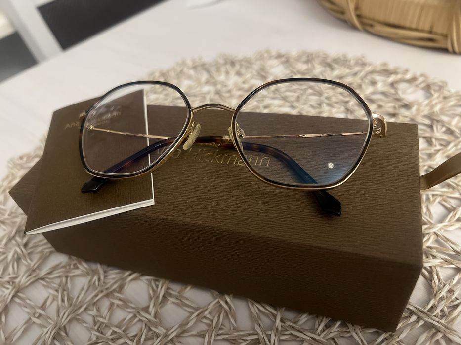 Oprawki Anna Hickmann