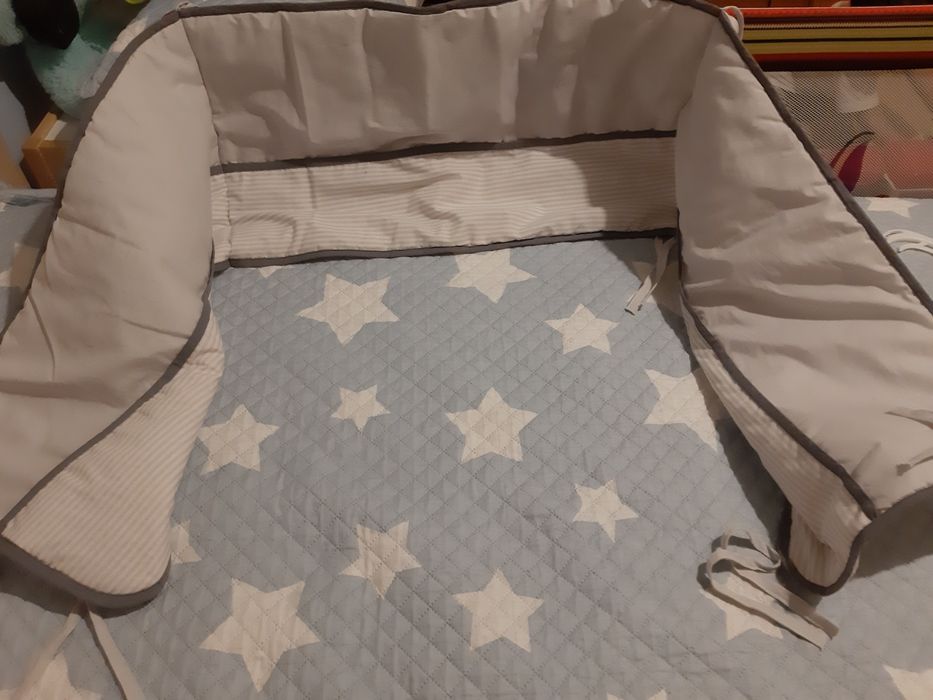 Protetor, edredão e almofada Cama de Grades Seminovo