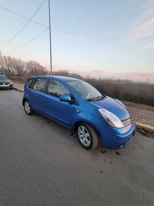 Nissan Note 2008 1.6 автомат