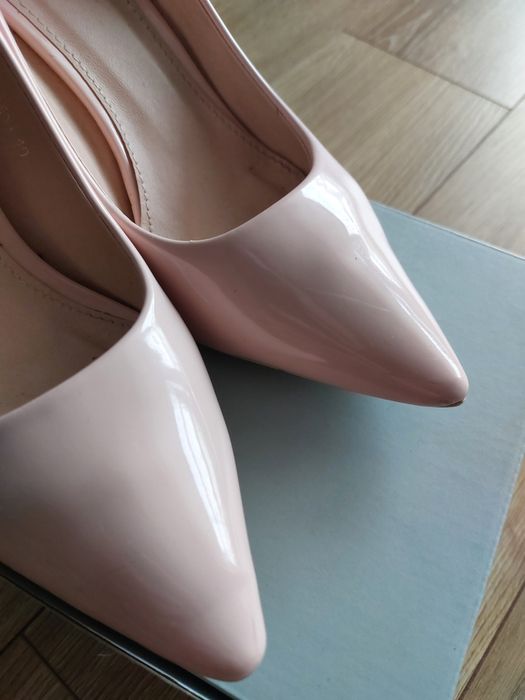 Szpilki pudrowy róż roz. 40