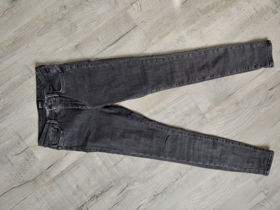 Jeansy push up modelujące 38 M