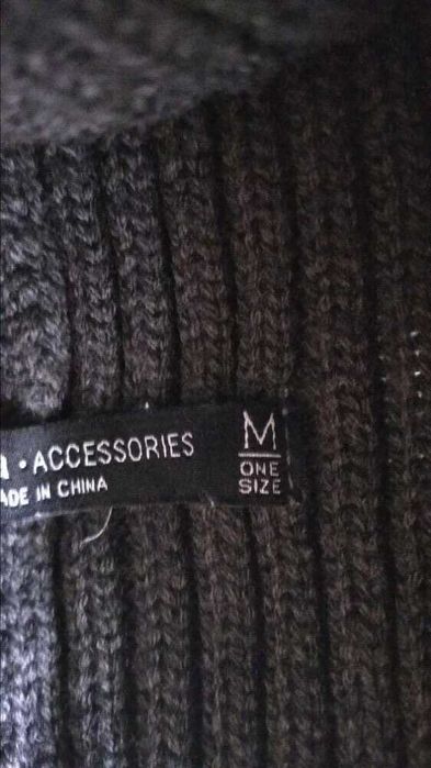 Шапка цвета графит,Bershka