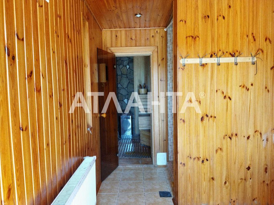 Будинок з басейном біля моря на 7 сотках