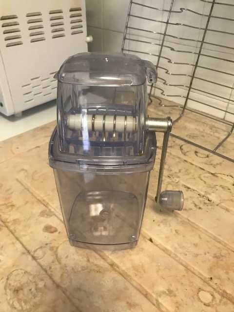 Manual ice crusher64862522860163120