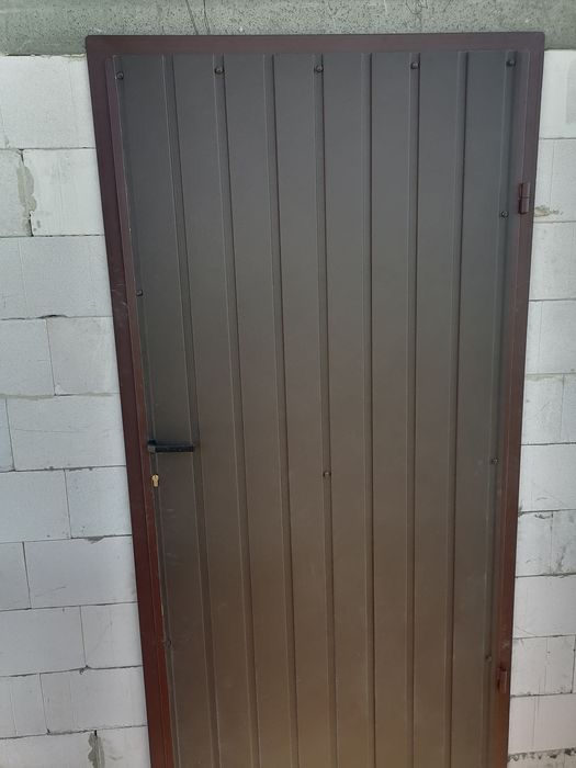 Drzwi ocieplane drzwi z blachy trapezowej ocynk