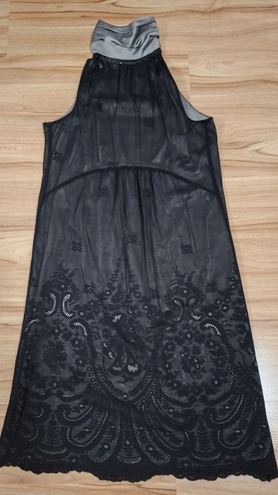 Sukienka bez rękawów