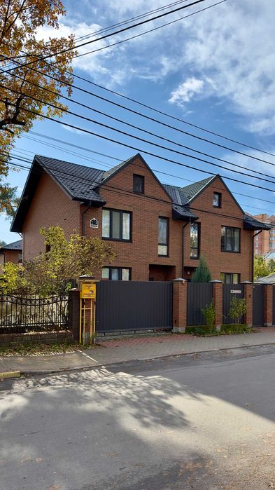 Ірпінь, продаж Дуплекс р-н Центрального парку, вул. Стуса (Пушкінська)