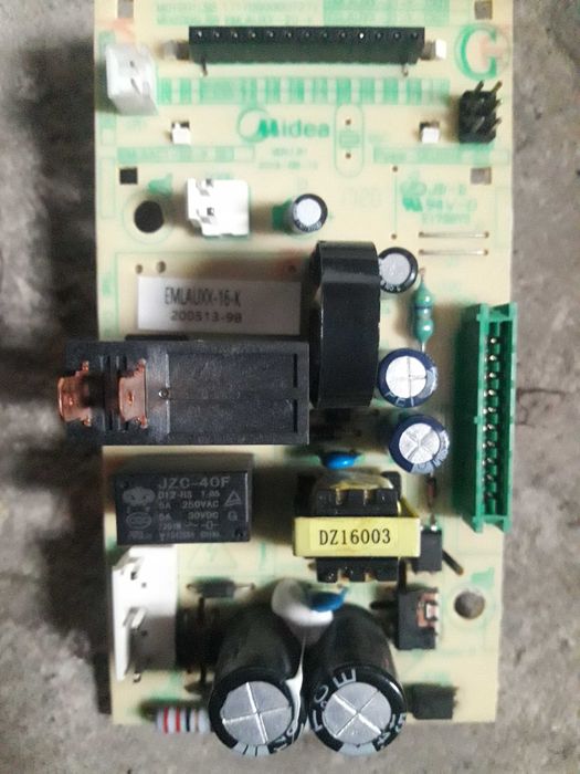 Микроволновка ,Мікрохвильова піч PANASONIC NN-ST34HMZUE