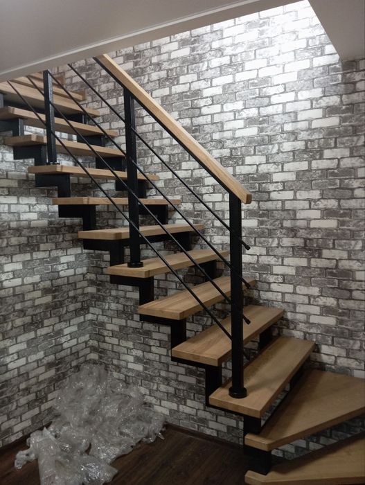 Сходи лофт лестница драбина металевий каркас перила ступені дуб ясен б