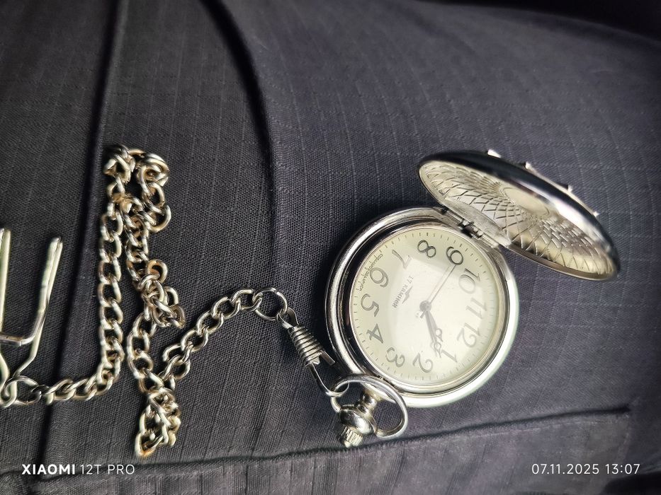 Продам часы кварц