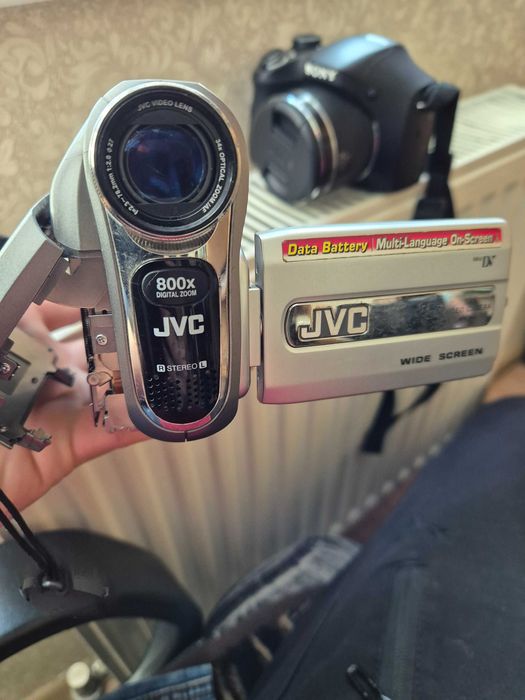 Відеокамера jvc800x