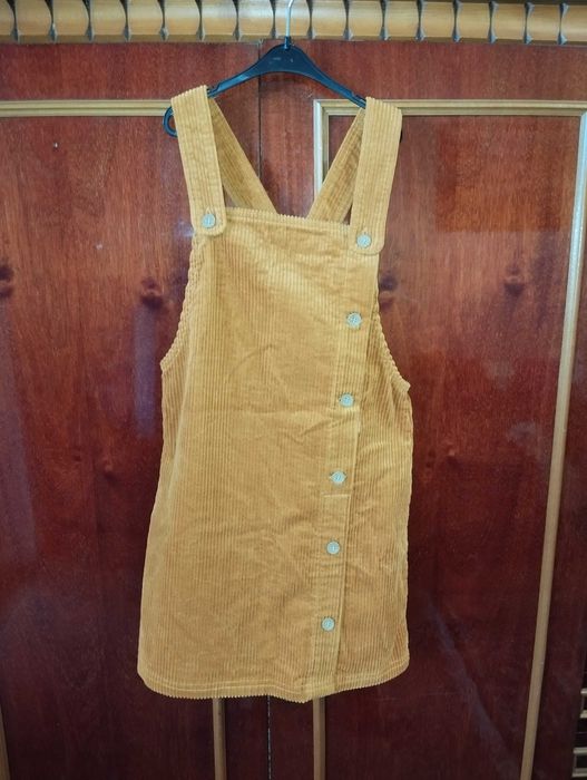 Продам сарафан Tahari на девочку (размер 128)