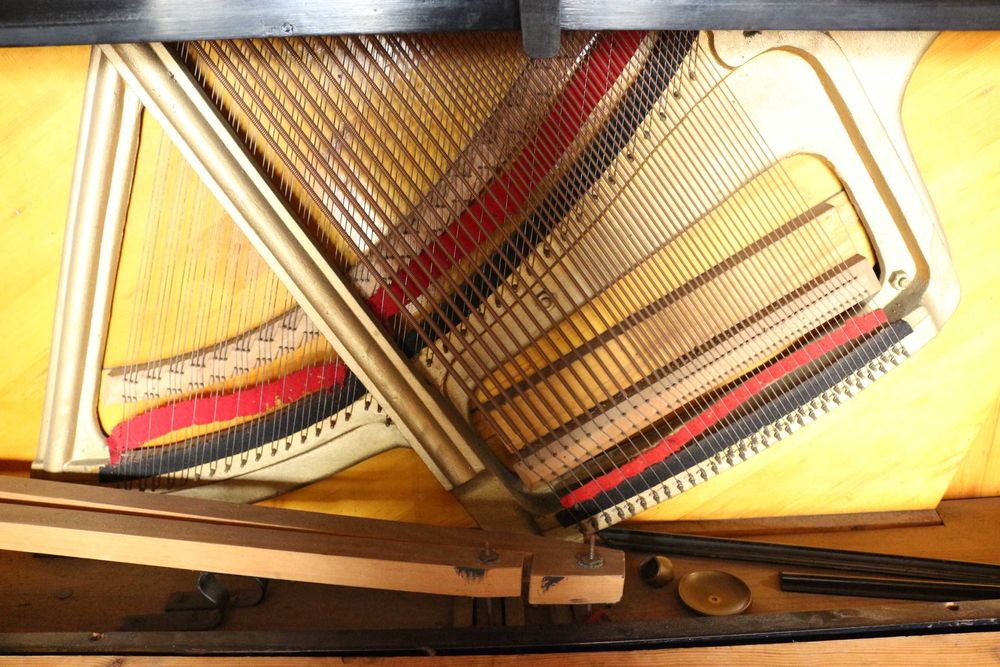 Piano vertical (Bell & Cª, Berlin)