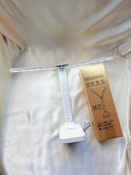Настільна лампа з акумулятором  двома лампами LED лампа Eye protection