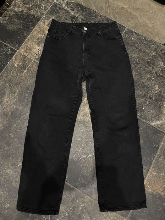 Ідеальні чорні джинси