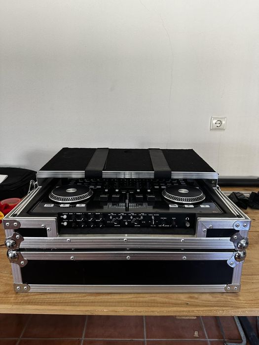 Controladora DJ 4Vias + Rake American Audio VMS4.1.