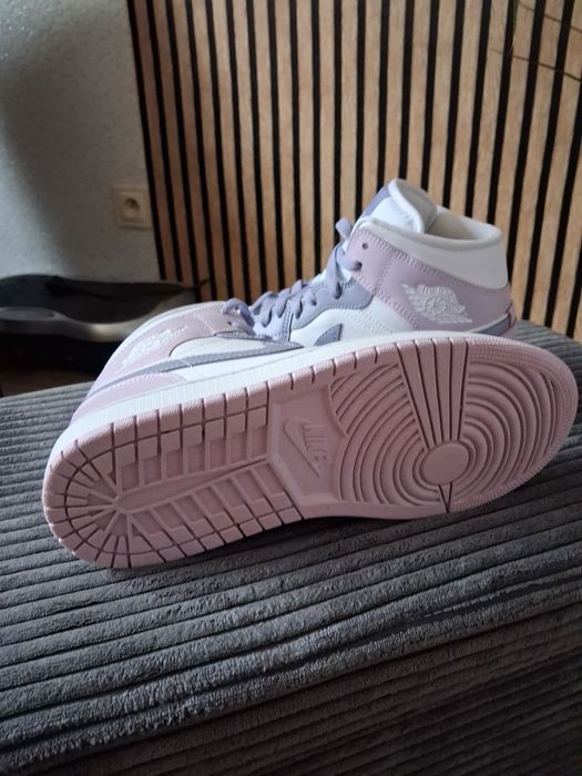 Nike Jordan 1 MID