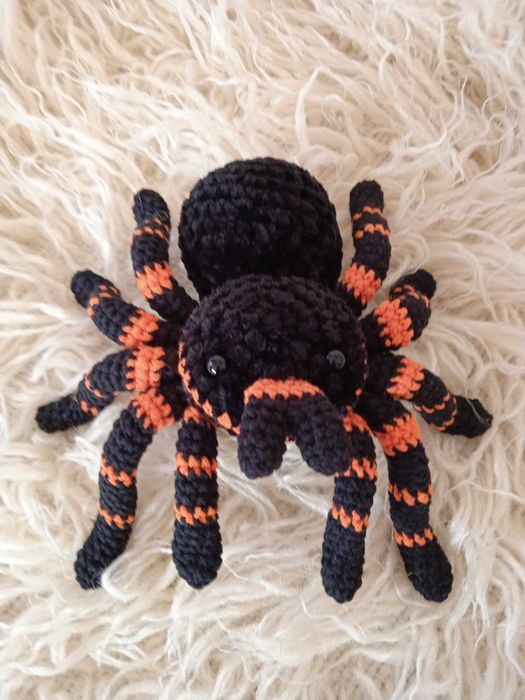pająk ptasznik- wersja III, maskotka na szydełku, amigurumi, hand made