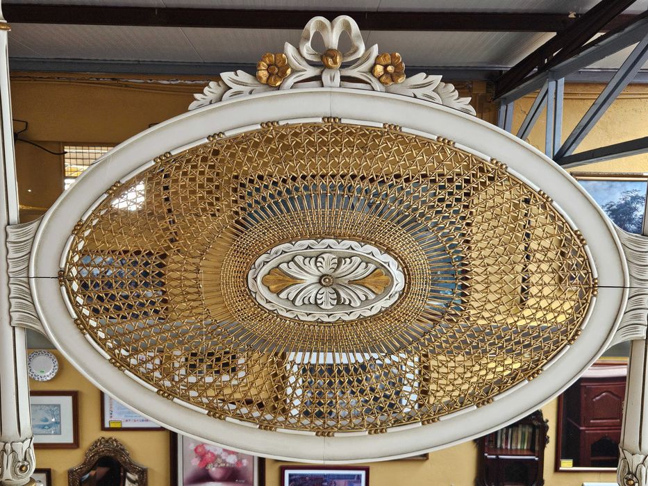 Camas de solteiro em madeira e palhinha, com estrado e colchão - Muito