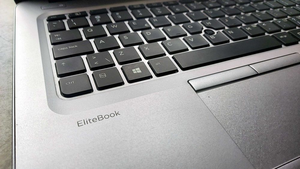 Laptop HP 14" - 16GB i5 450GB Win11Pro Office