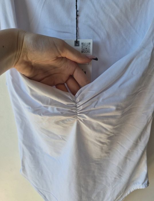 Białe body // Zara