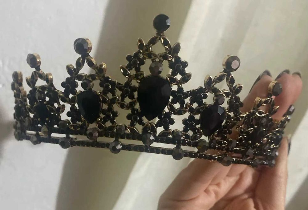 Ślubny czarny didem, tiara, korona na bal.
