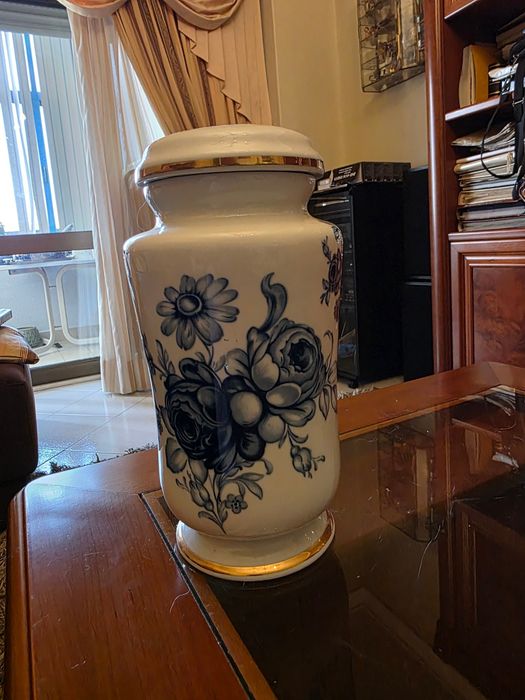 Jarra de Porcelanas Encarnação