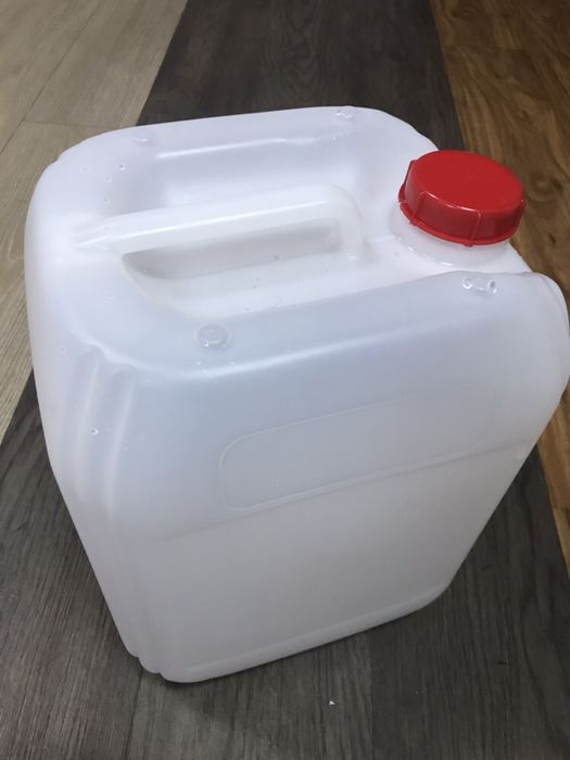 Каністра пластик  10 л б/у  Самовивоз!