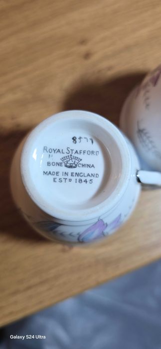 ROYAL STAFFORD BONE CHINA Cirka-1960 Demitasse Tulip set.