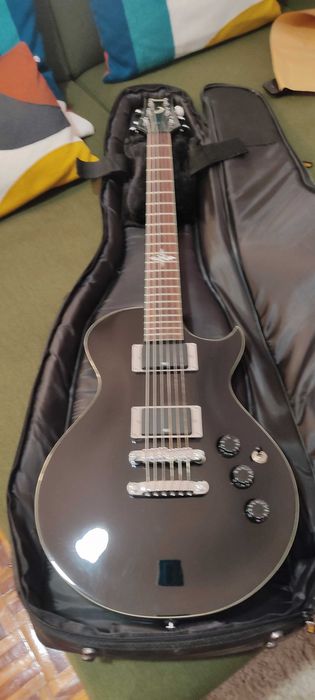 Amplificador Peavey Vypyr e Guitarra Ibanez ART 120 - novos