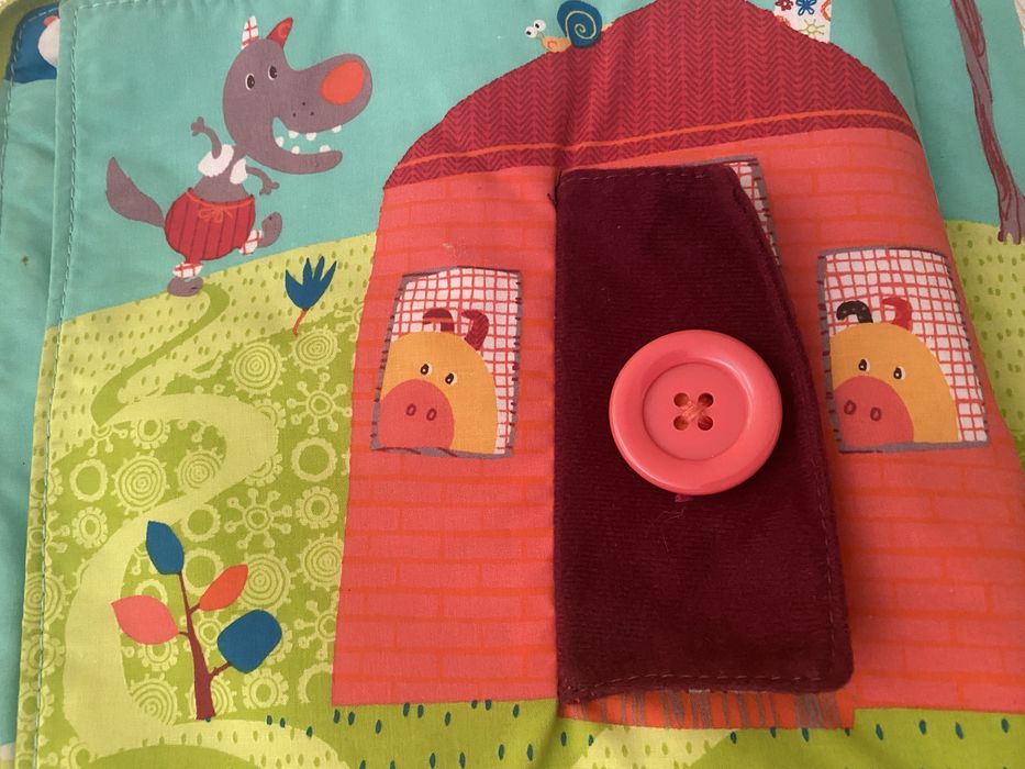 Livro de pano sensorial para bébés (25x25)