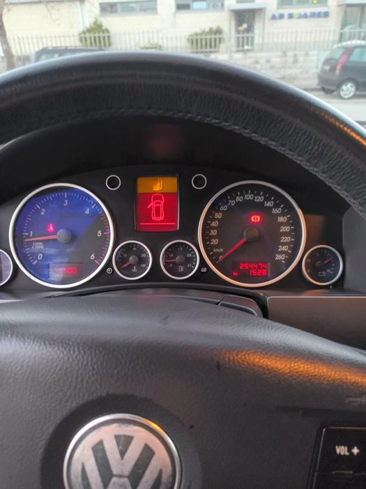 VW touareg 2.5TDI como novo