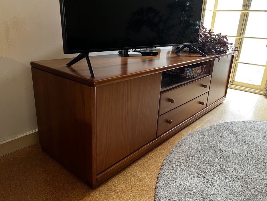 Aparador + móvel de TV em madeira maciça