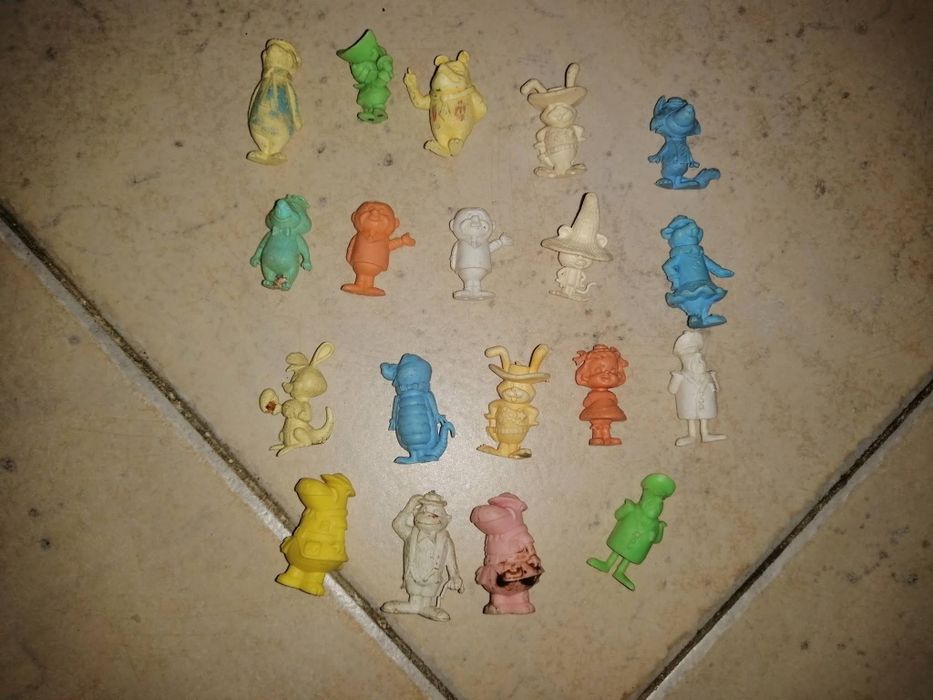 Bonecos antigos monocromático olá Rajá outros