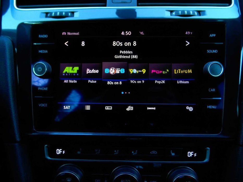 Volkswagen e-Golf      2020