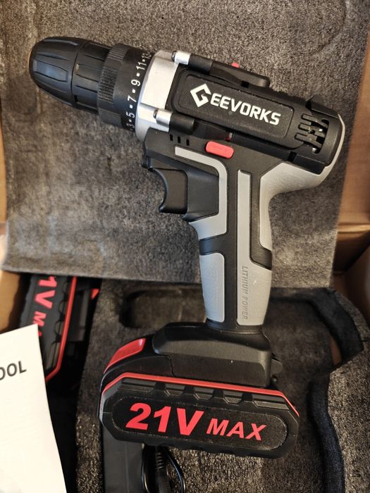 Aparafusadora com 2 baterias