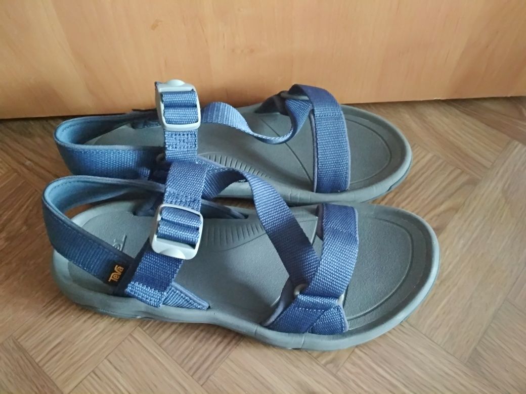 Teva hurricane shop xlt2 cross strap