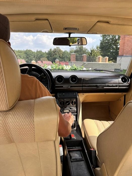 Samochód Mercedes W123 do ślubu