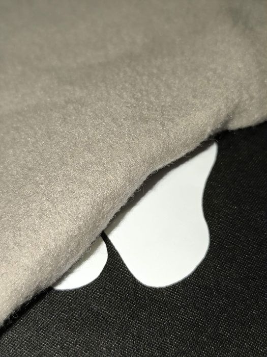 Prezent Czarna trójkątna chusta z polaru szalik na zimę łapka kota