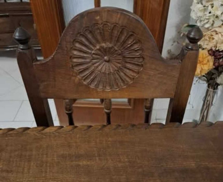Mesa de Jantar Usada em Madeira Maciça – Estilo Antigo (Século XVII)