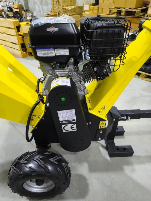 Rozdrabniacz spalinowy d. Briggs & Stratton.  16 HP rębak. 20cm