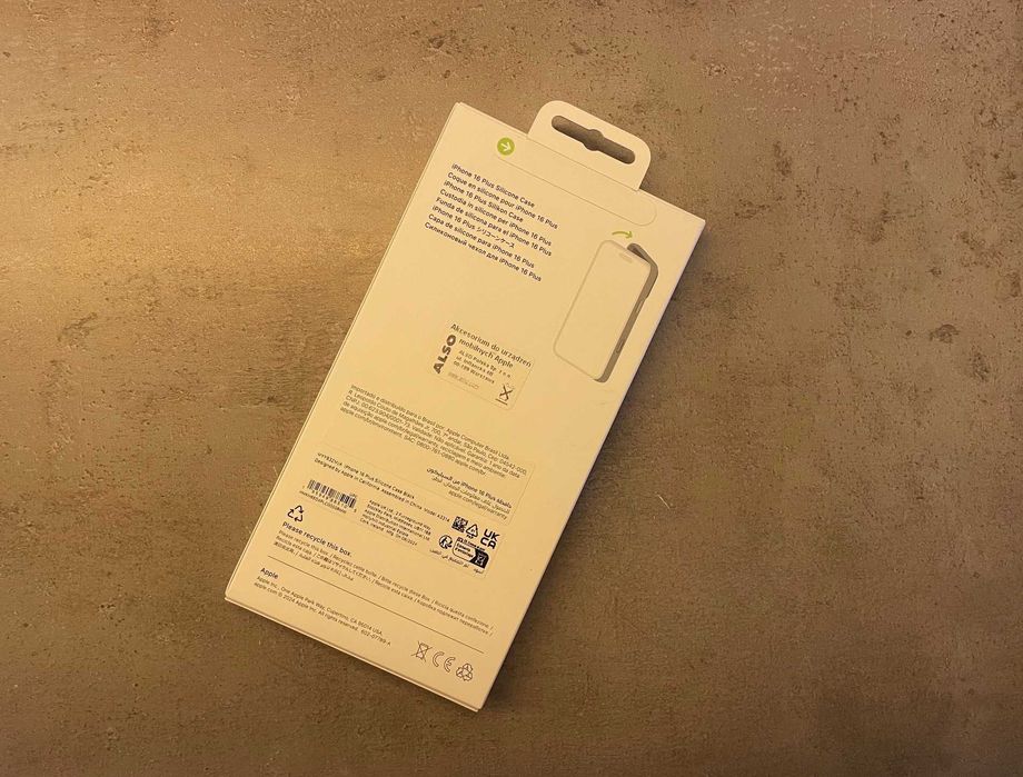 Oryginalny silikonowy case etui plecki do iPhone 16 Plus - czarny NOWY