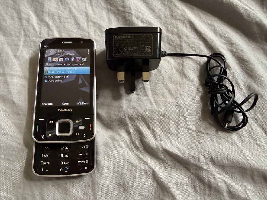 Nokia n96 с зарядкой UK