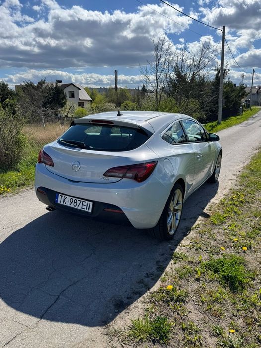 Opel Astra J Gtc 165 km